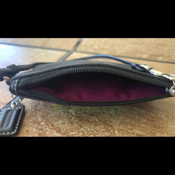 Coach Wristlet Wallet-Black - Picture 3 of 4